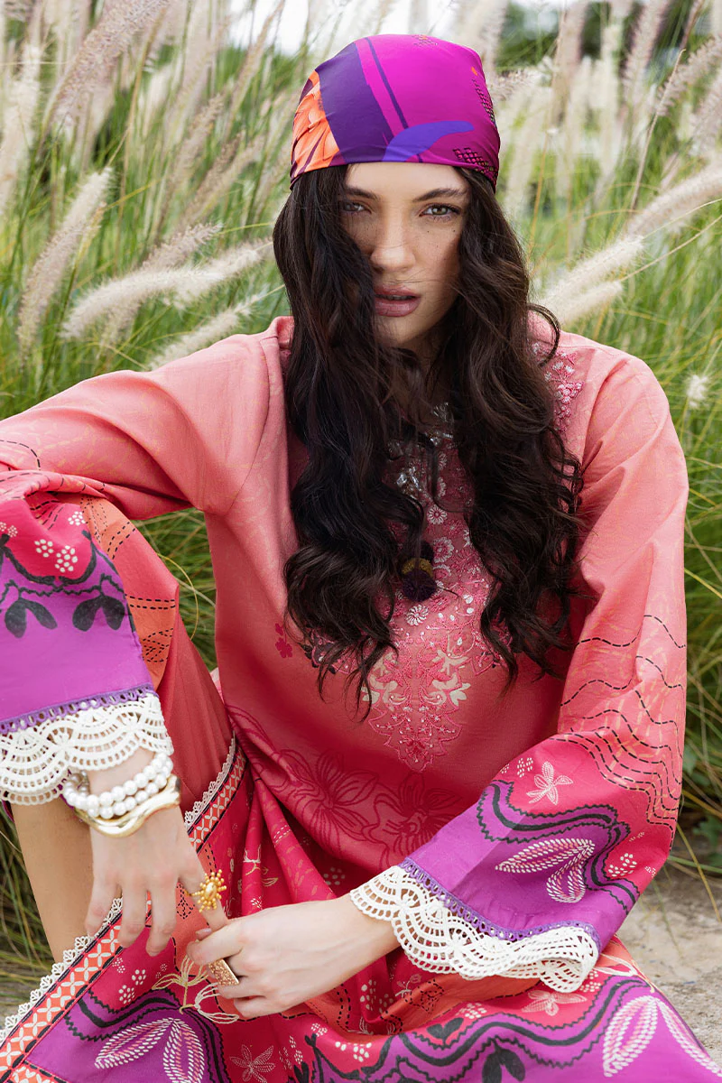 Amber Luz - Image 6
