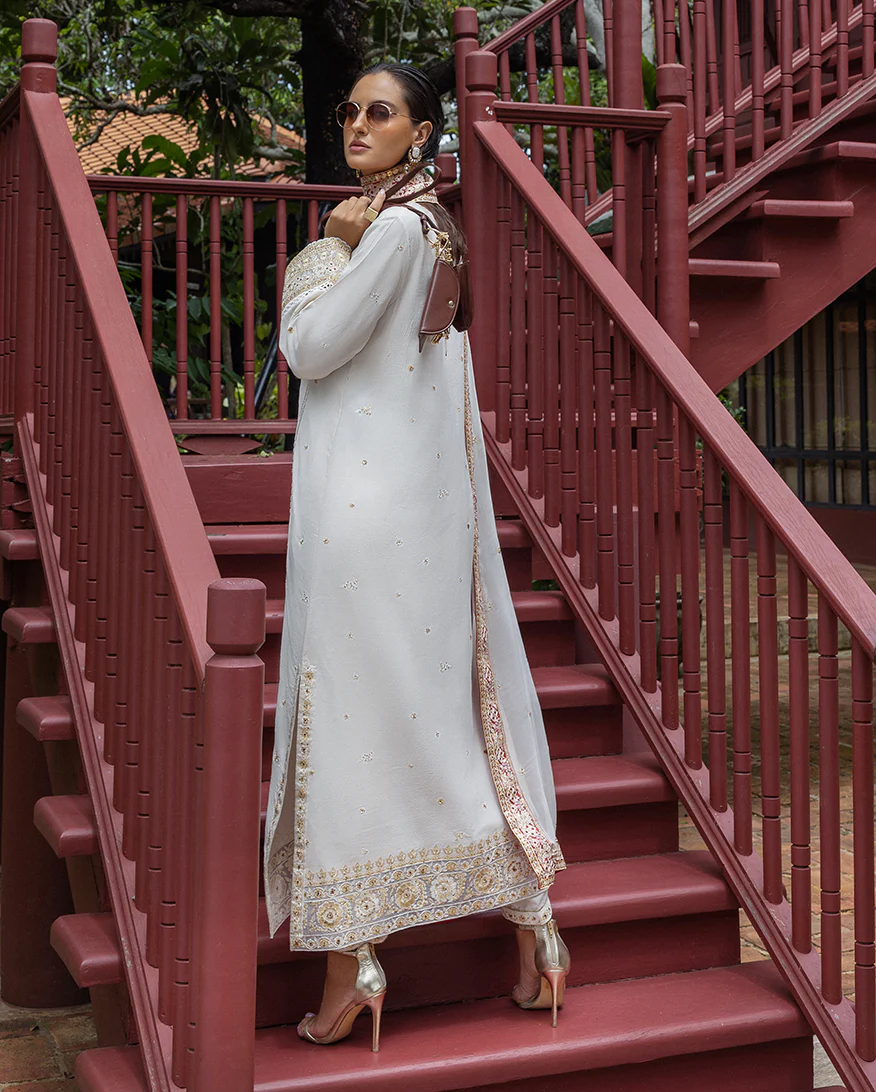 Elnaz - Image 2